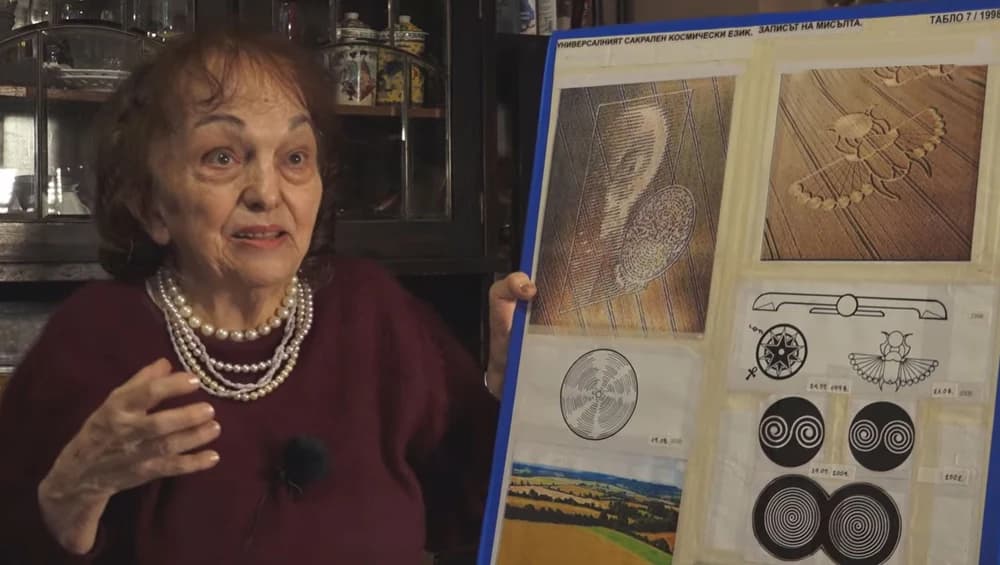 Mariana Vezneva presenting her drawings and interpretations.